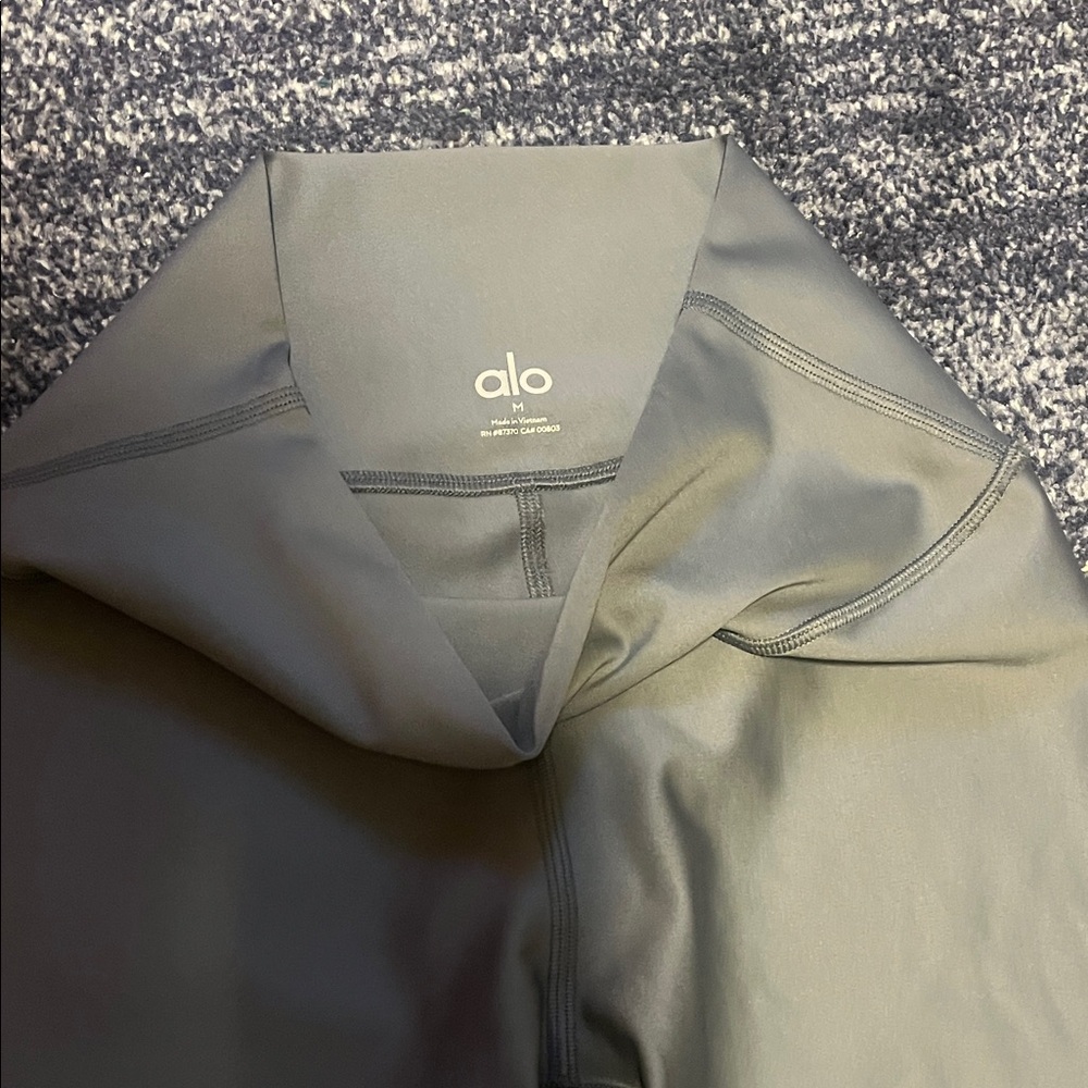 Alo Gray Cropped Legging